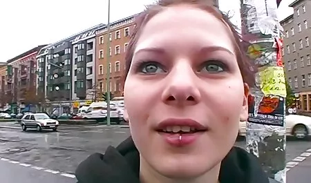 Ashlyn, jeune rousse aux petits vidéo porno gratuit tukif seins, aime la grosse bite