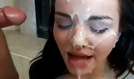 Blonde utilise ses xxx porno video gratuit mains