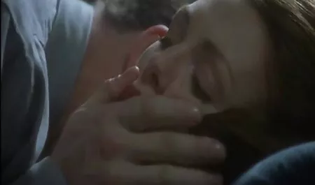 Une brune salope aux gros seins vidéos x film baise une énorme bite